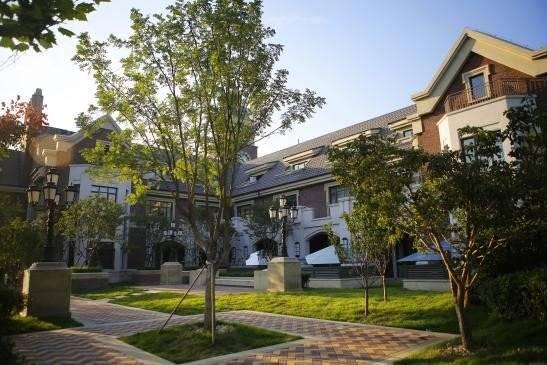 在济南旅游路,0.8低密臻别墅有几个