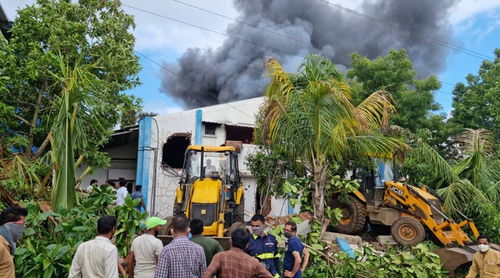 印度西部一化工厂起火爆炸致18人死亡,另有数人失踪